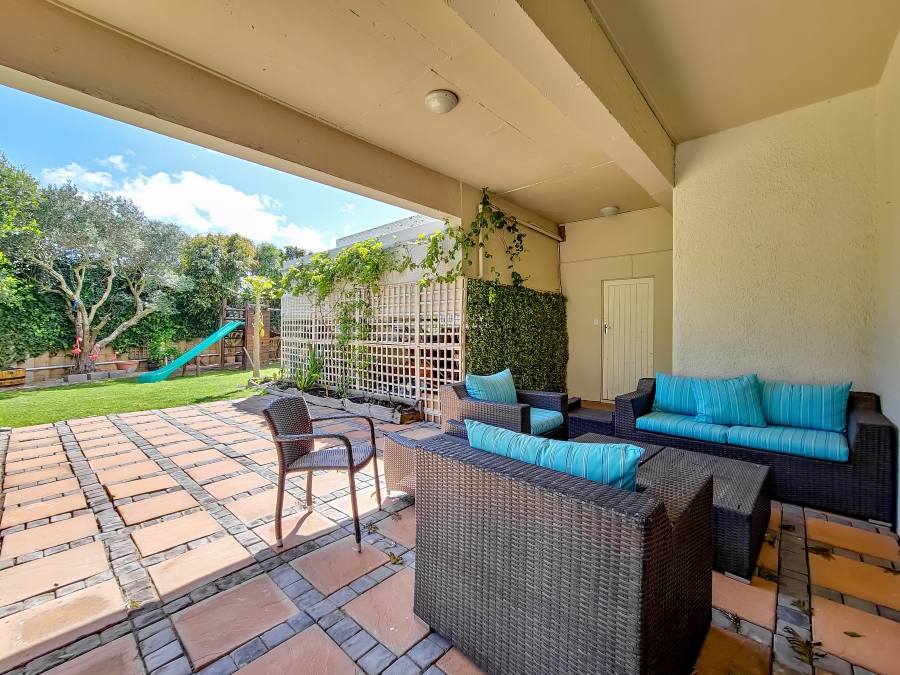 To Let 7 Bedroom Property for Rent in Camps Bay Western Cape